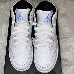Air Jordan 1 mid BG